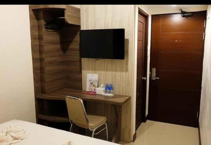 Hotel My Home Sintang Extérieur photo