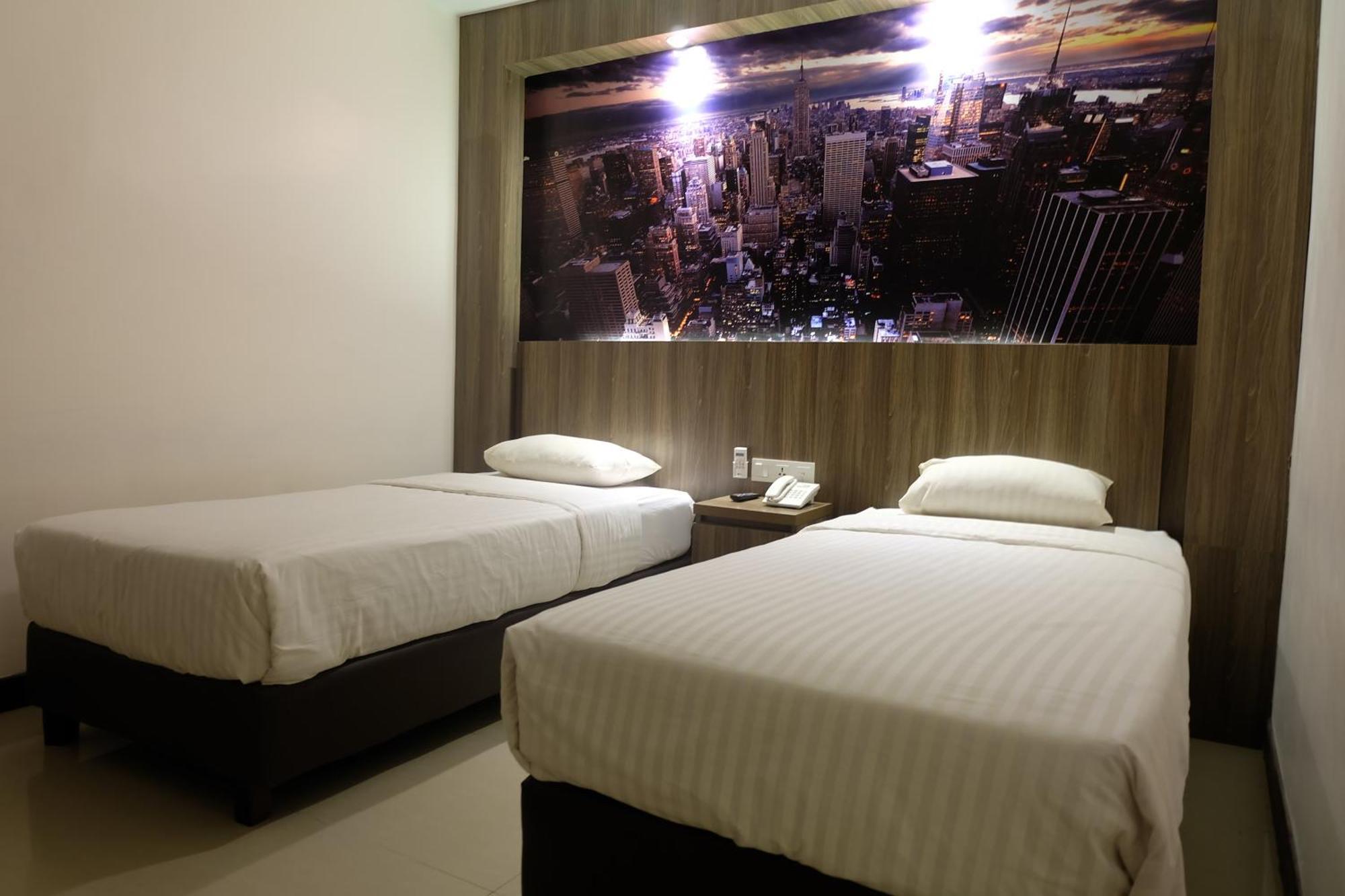 Hotel My Home Sintang Extérieur photo